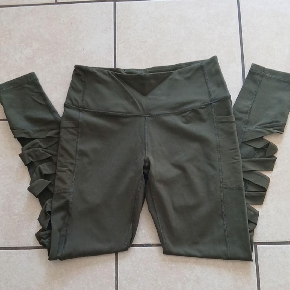 VS Womens Size M Olive Green Cut Out Performance Legging